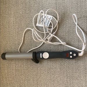 Lightly used Beachwaver S1.25